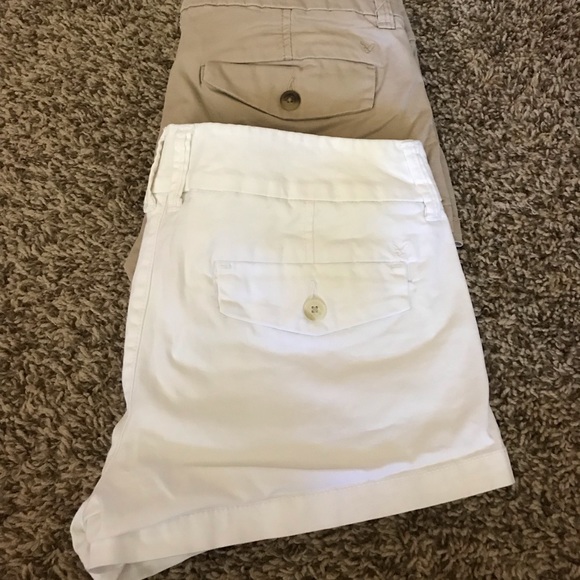 Women’s American Eagle Shorts - Picture 2 of 2